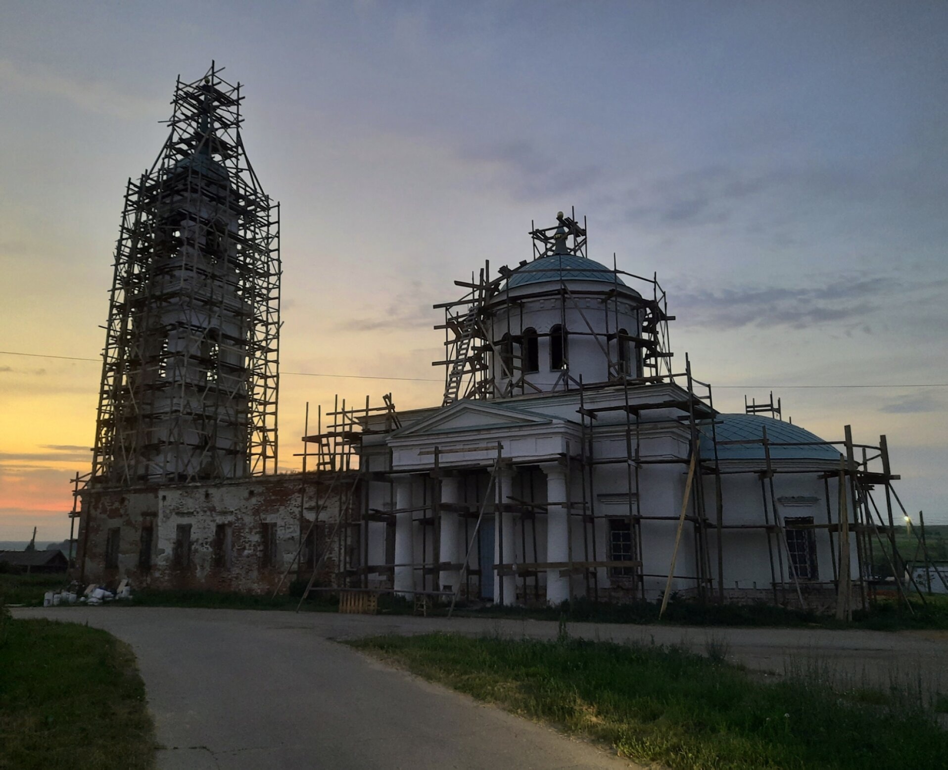 Храм Святителя Николая Чудотворца в селе Елизарьево