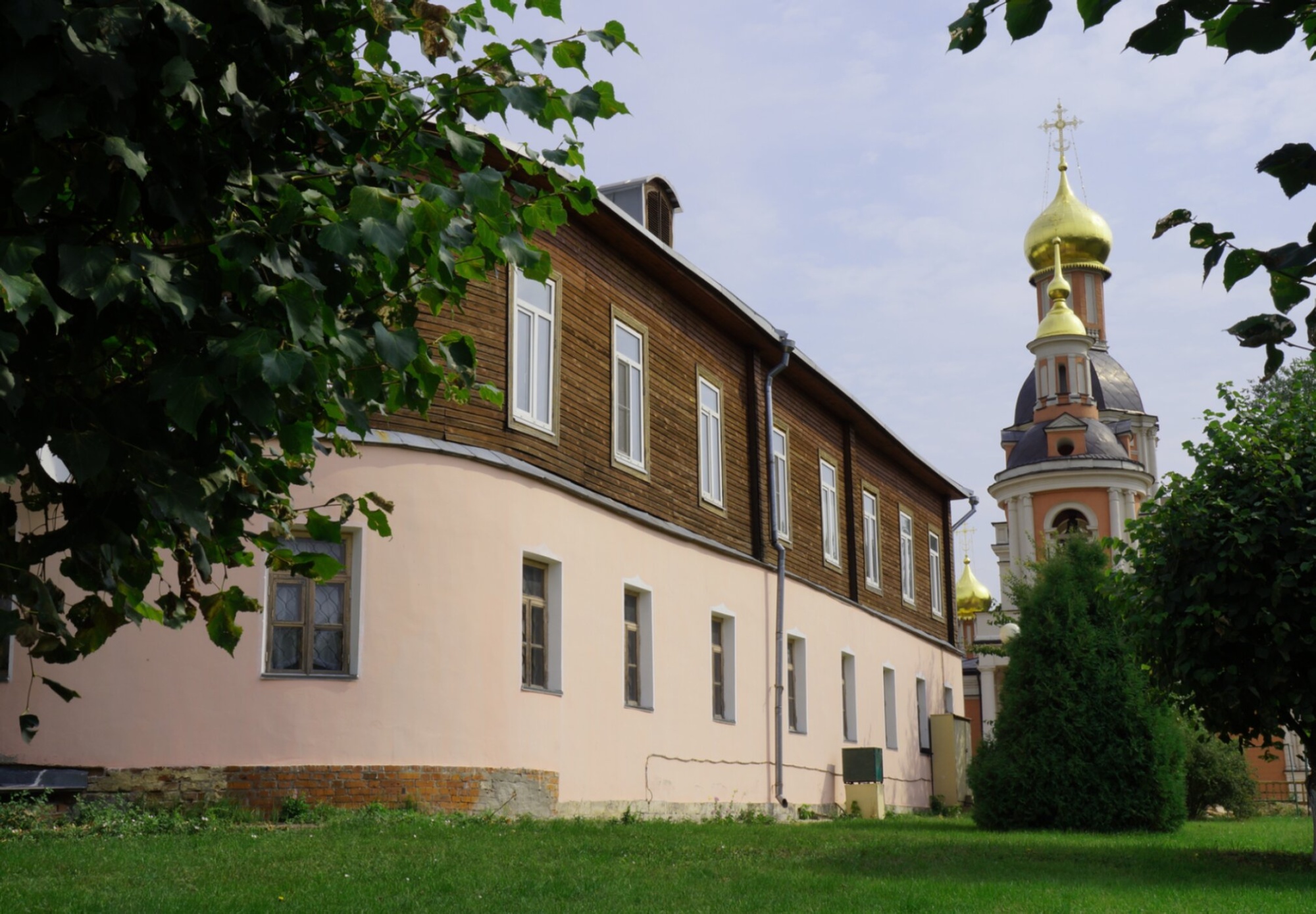 Колокольня Храма Троицы Живоначальной в Свиблове