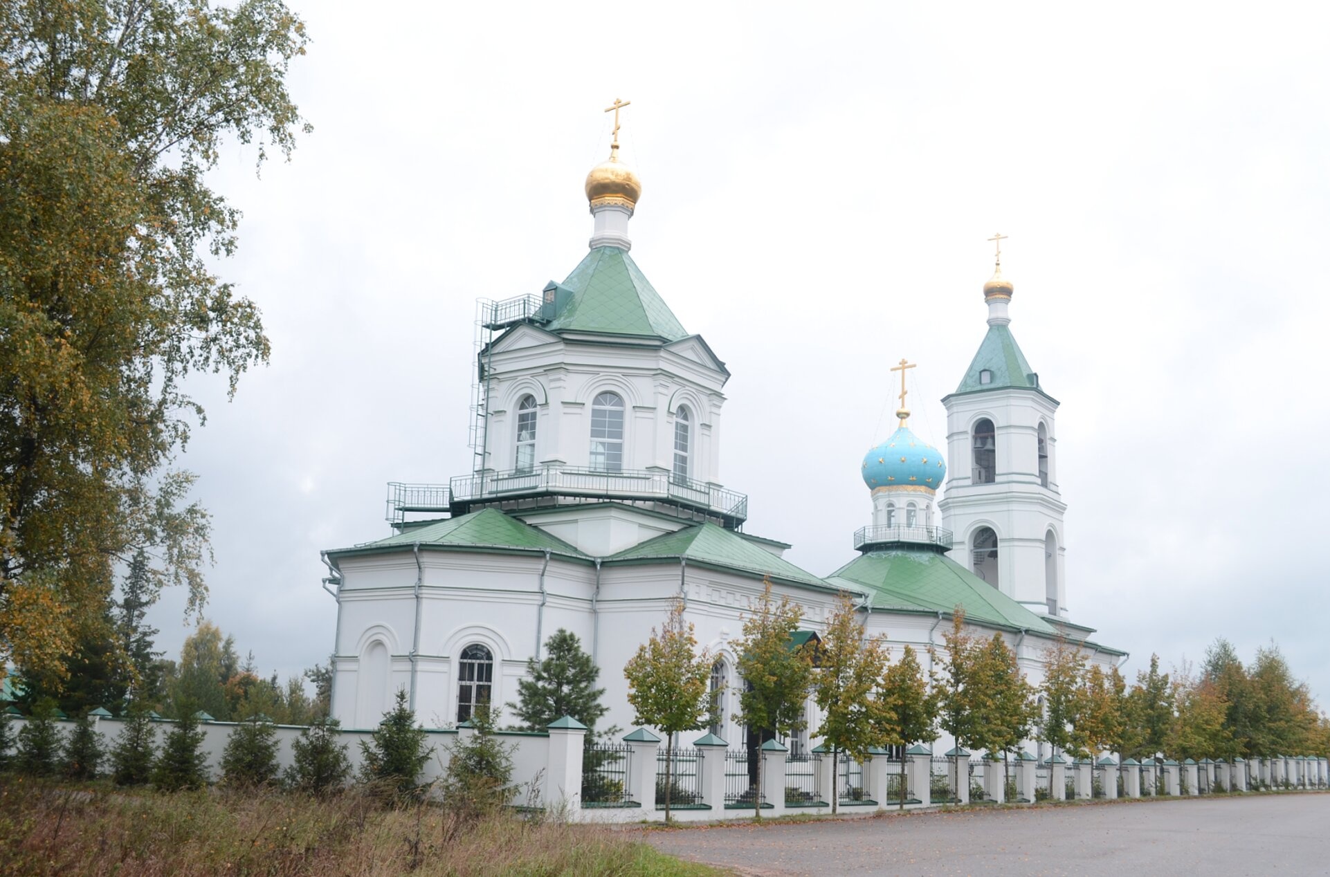 Церковь Троицы Живоначальной в селе Шарапово