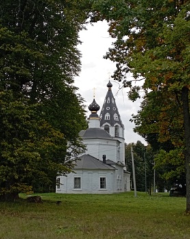 Успенский собор в Плёсе - православный храм XVII века