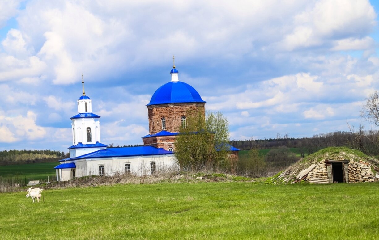 Храм Казанской иконы Божией Матери в селе Большие Извалы