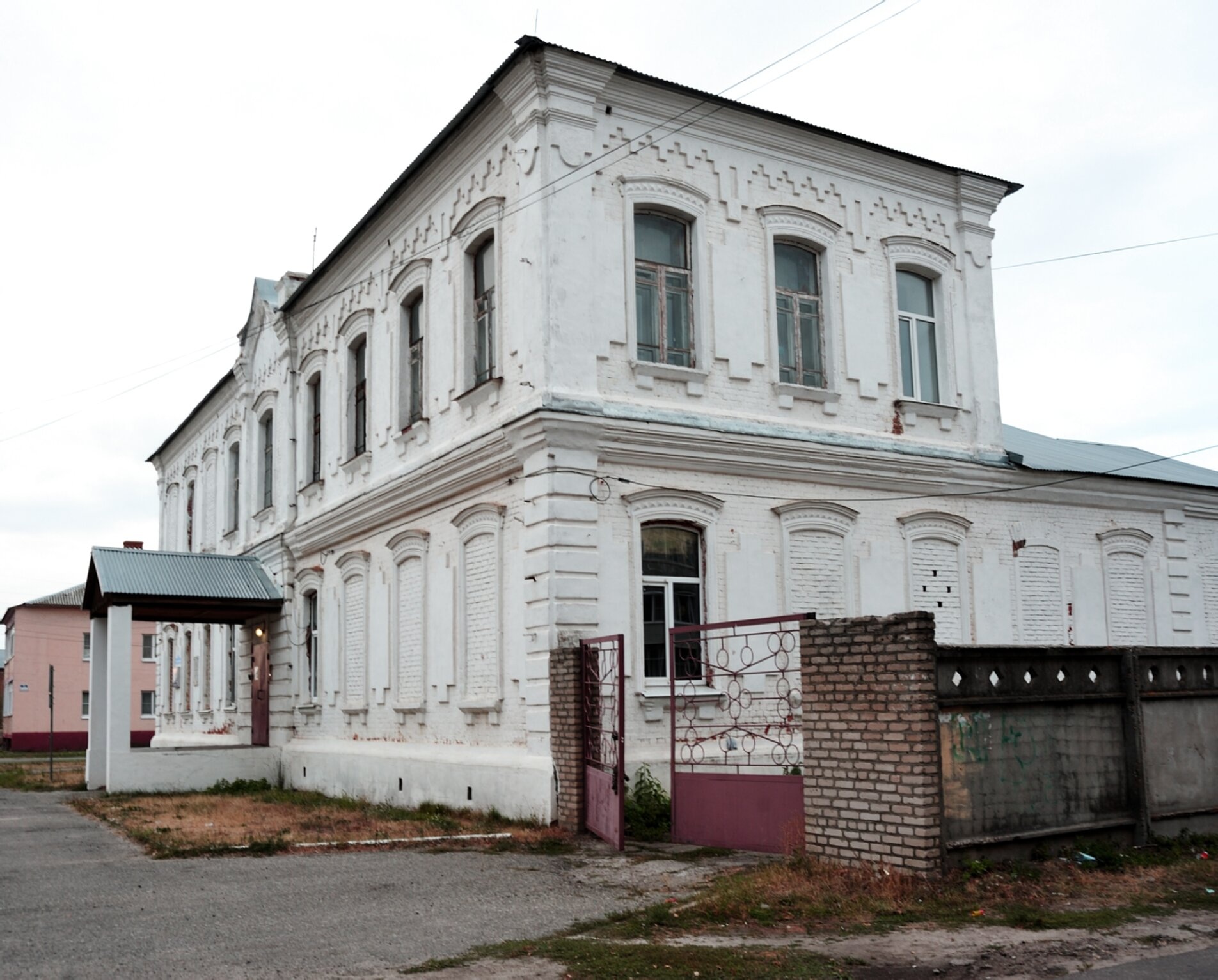 Церковь Спаса Преображения в посёлке Белоомут