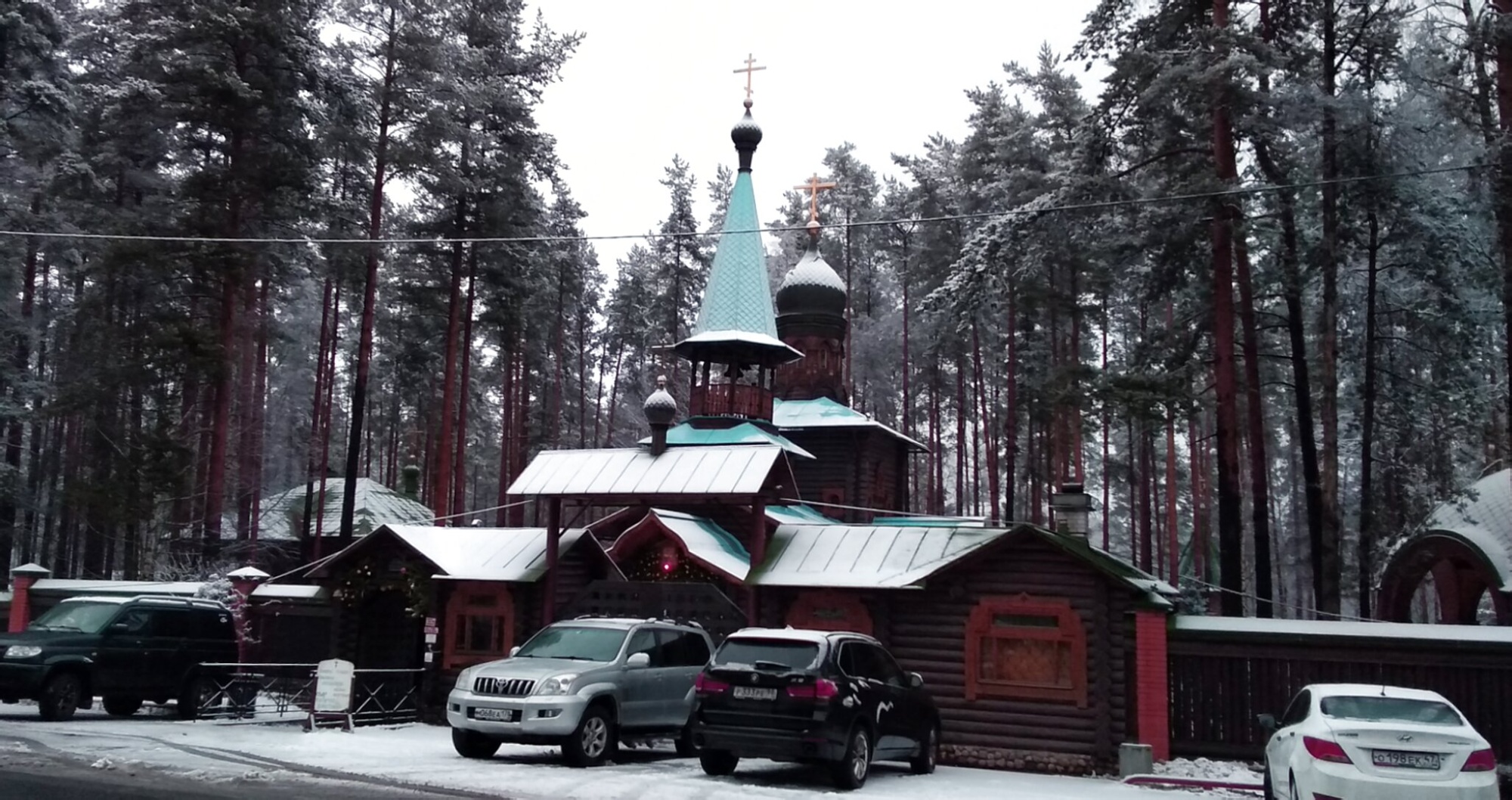 Церковь Коневской иконы Божией Матери в зимнем убранстве