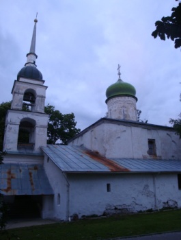 Храм Святой Великомученицы Анастасии Узорешительницы в Пскове