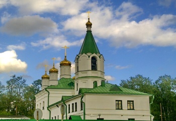 Храм в честь Успения Пресвятой Богородицы в городе Берёзовском
