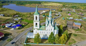 Храм Преображения Господня в Нижней Синячихе