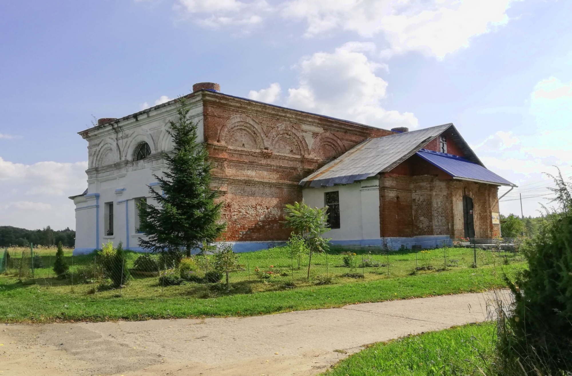 Храм Николая Чудотворца в деревне Калугино