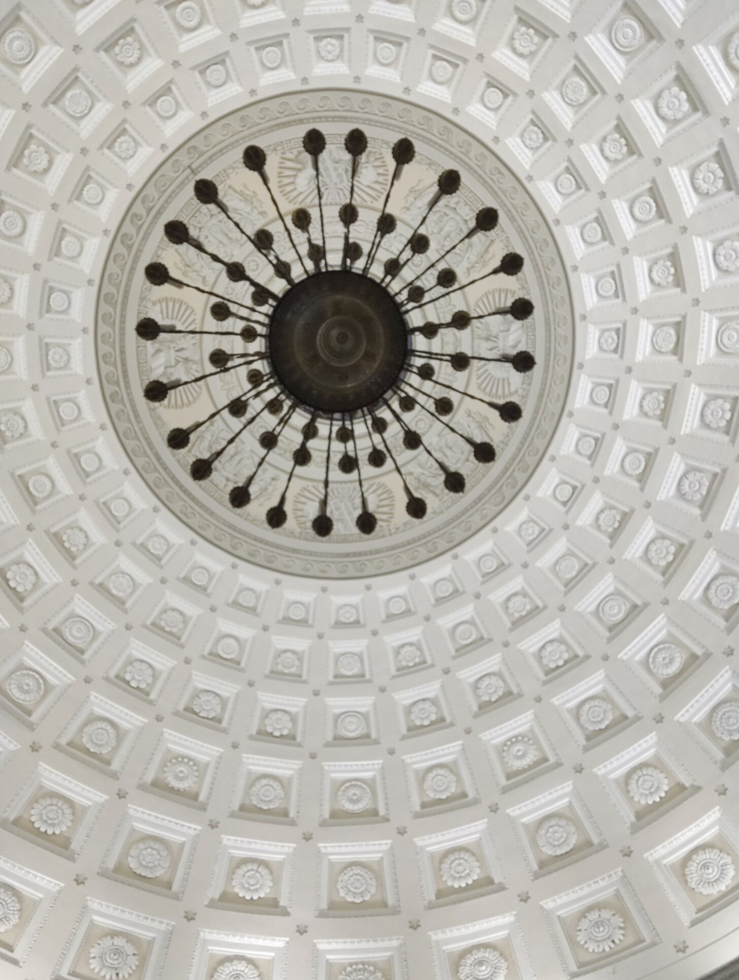 Кессонированный купол Скорбященской церкви в Санкт-Петербурге