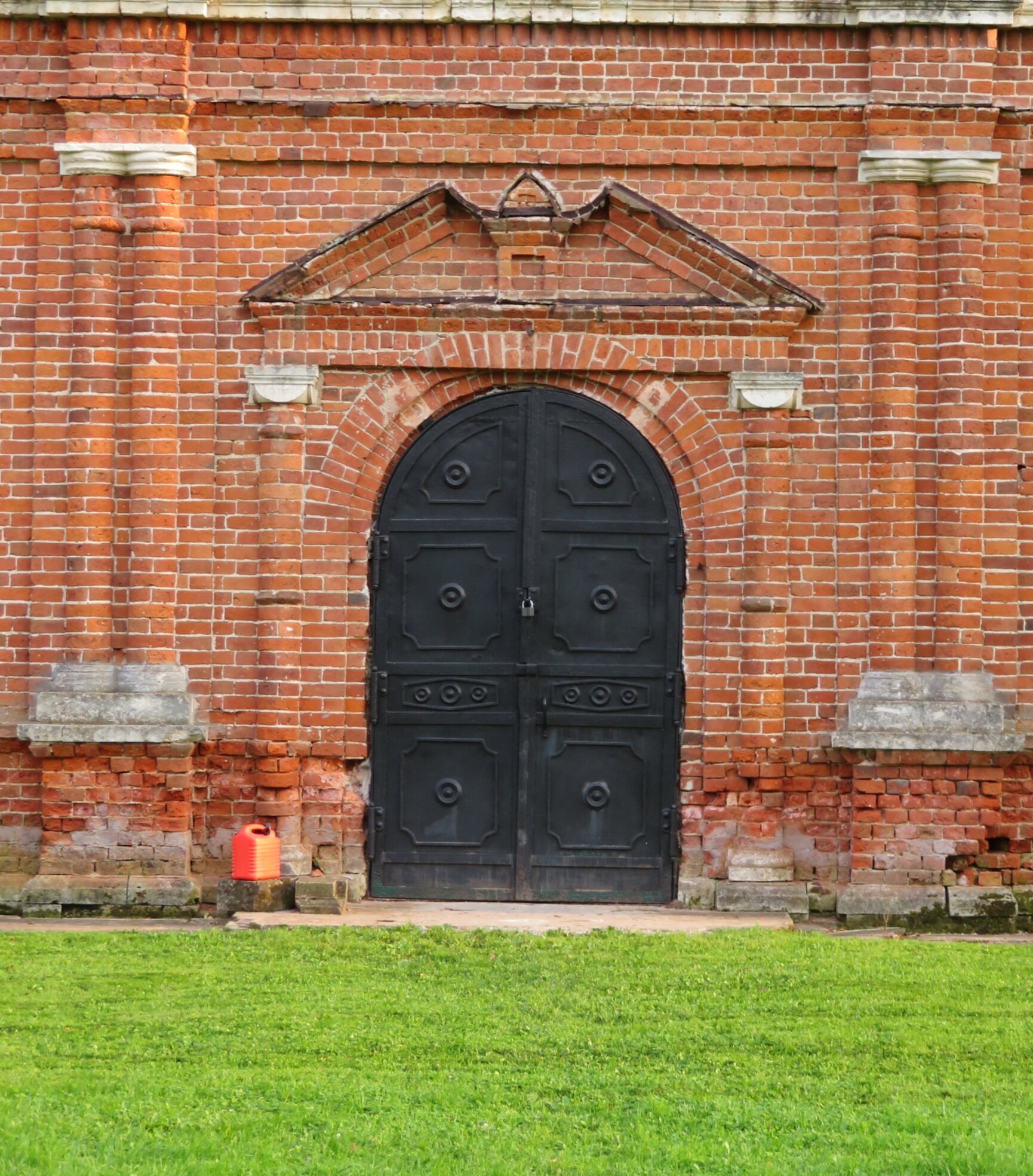 Церковь Всех Святых в селе Ивановское: Архитектурная деталь