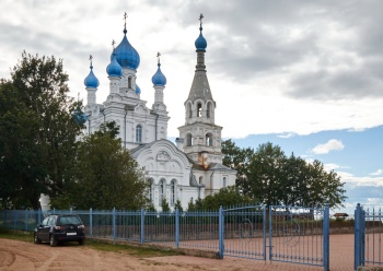 Храм Святых Апостолов Петра и Павла в Ветвенике