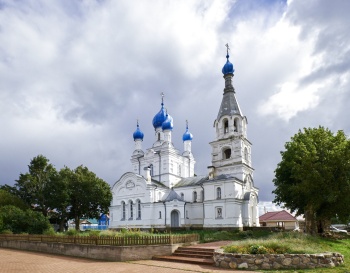 Храм Святых Апостолов Петра и Павла в деревне Ветвеник