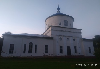 Церковь Богоявления Господня в Парфёново - вечерняя фотография