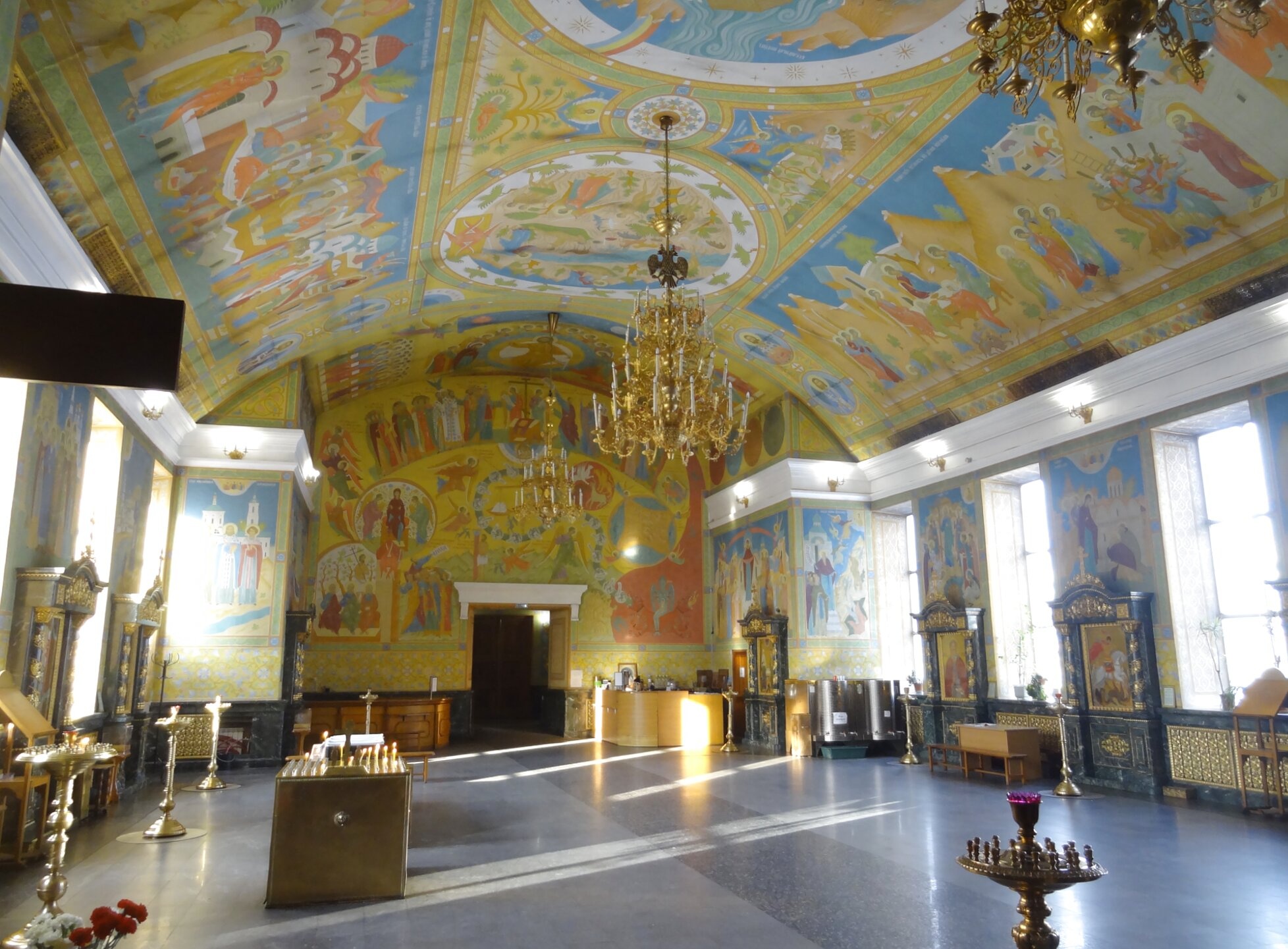 Интерьер Свято-Троицкого кафедрального собора в Екатеринбурге