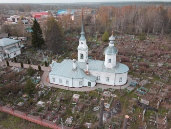Крестовоздвиженская церковь в Нерехте с высоты птичьего полёта