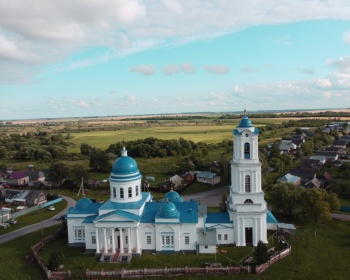 Церковь Живоначальной Троицы в селе Красный Бор