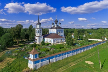 Введенская церковь в Кравотыни на Селигере