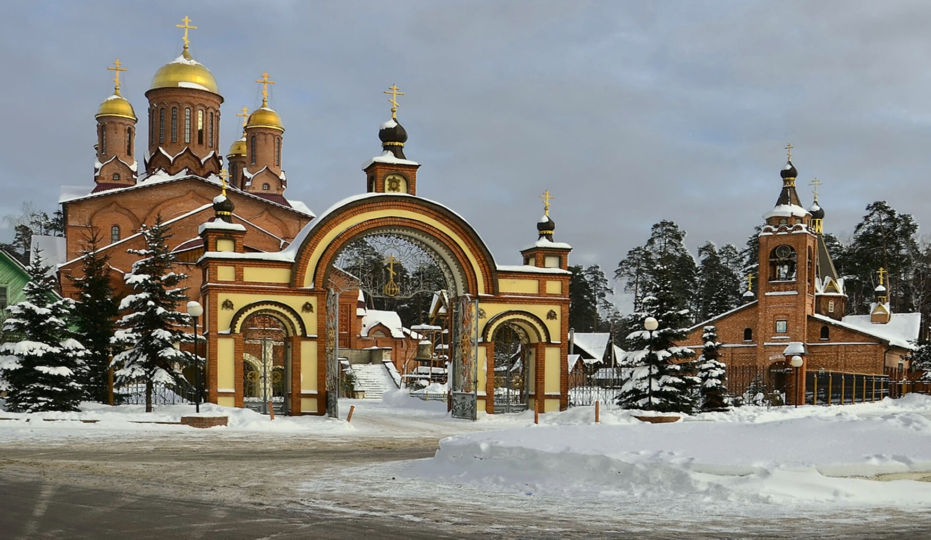 Храм Святых Апостолов Петра и Павла в Ильинском