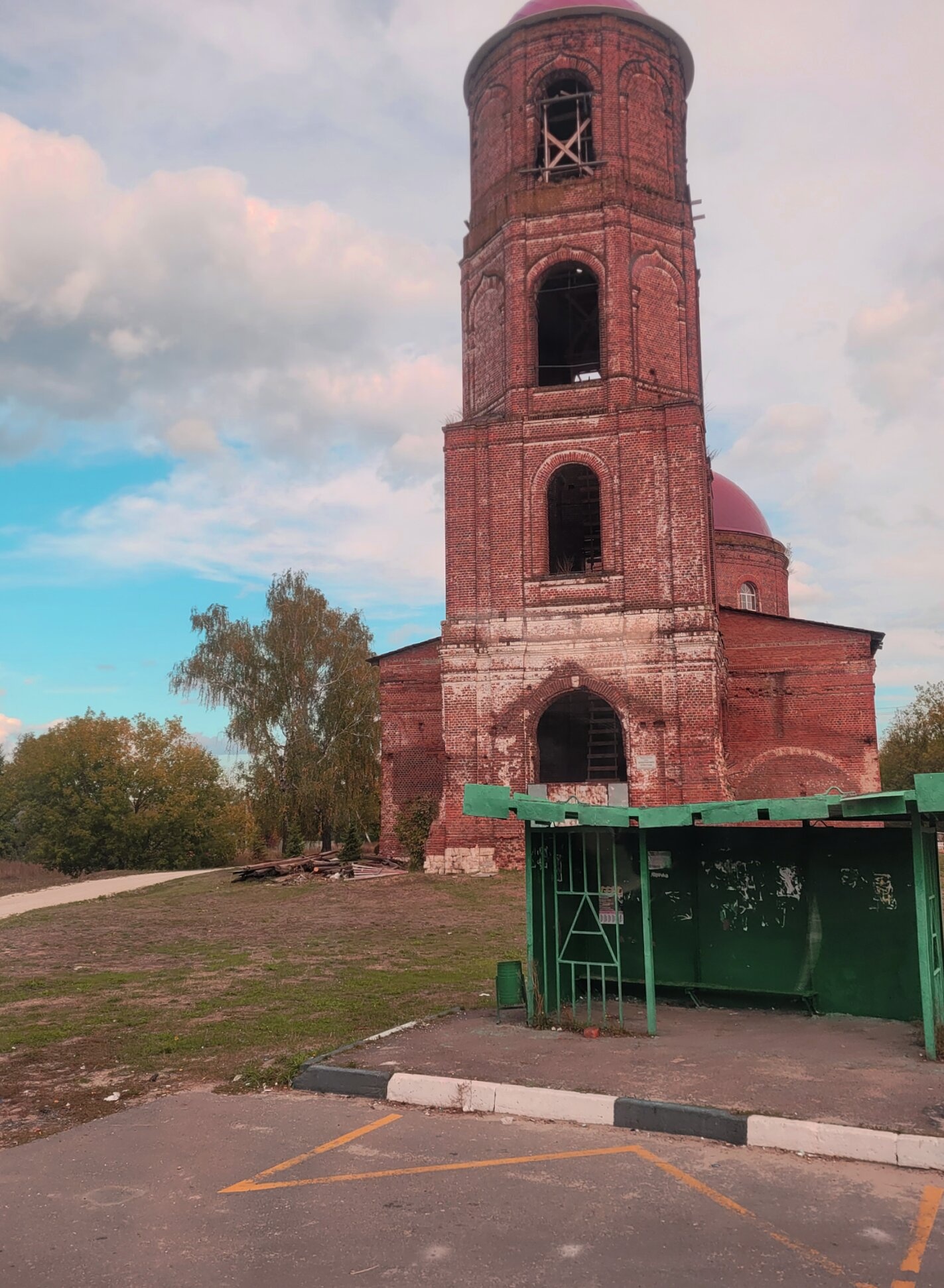 Церковь Воскресения Словущего в селе Куплиям