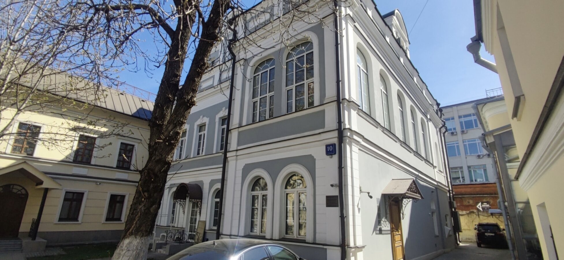 Храм Преподобного Сергия Радонежского с трапезной в Москве