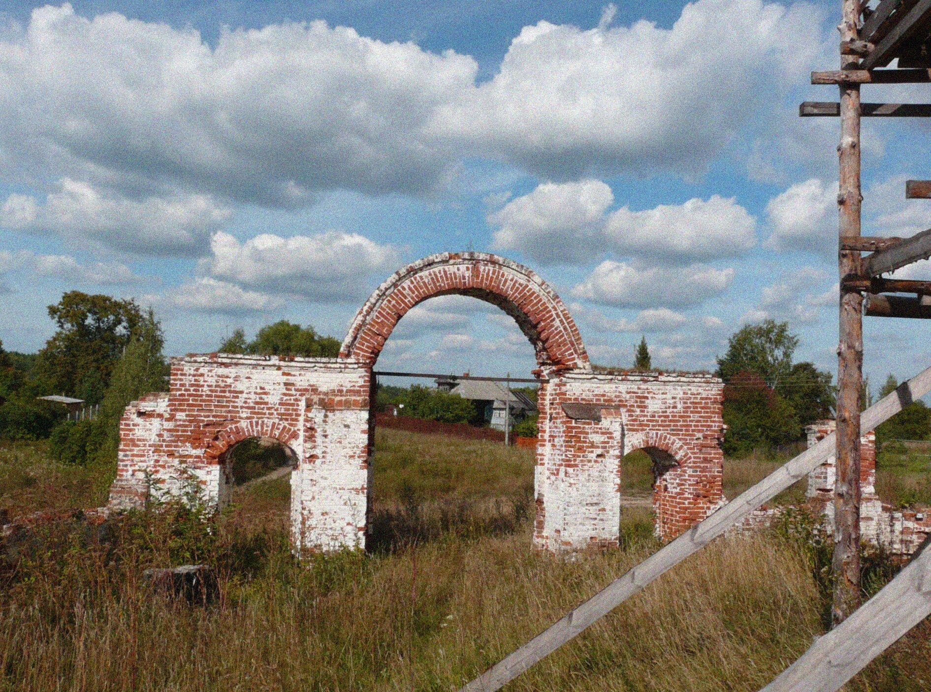 Руины Церкви Рождества Пресвятой Богородицы в селе Пречистое