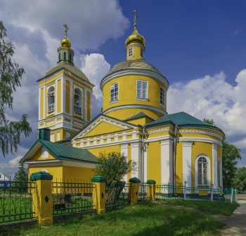 Храм Живоначальной Троицы в Бологое