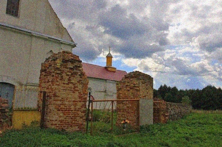 Успенская церковь в деревне Плебань на фотографии