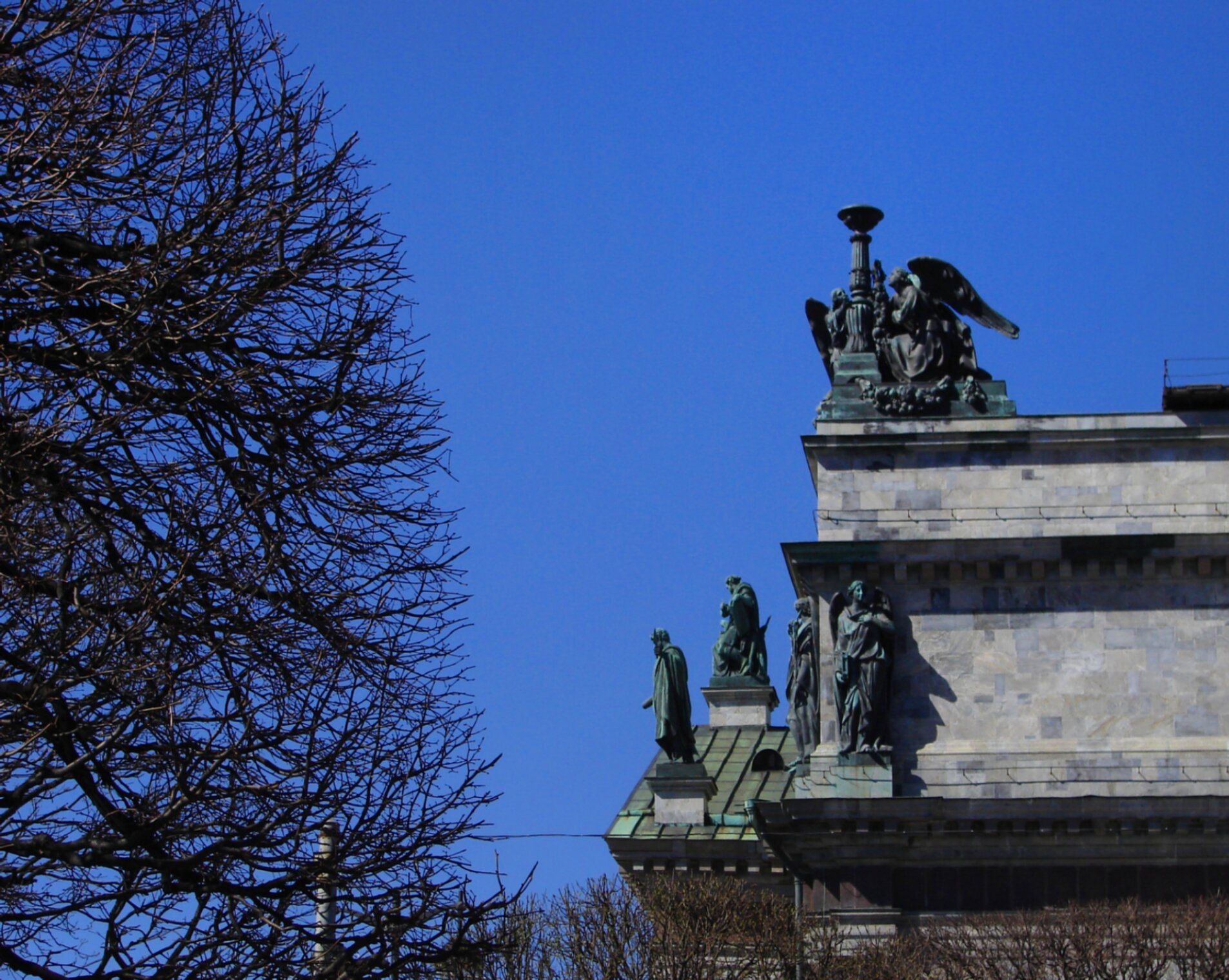 Исаакиевский собор: архитектурные детали и скульптурное убранство