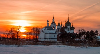 Авраамиев Богоявленский монастырь в зимнем убранстве