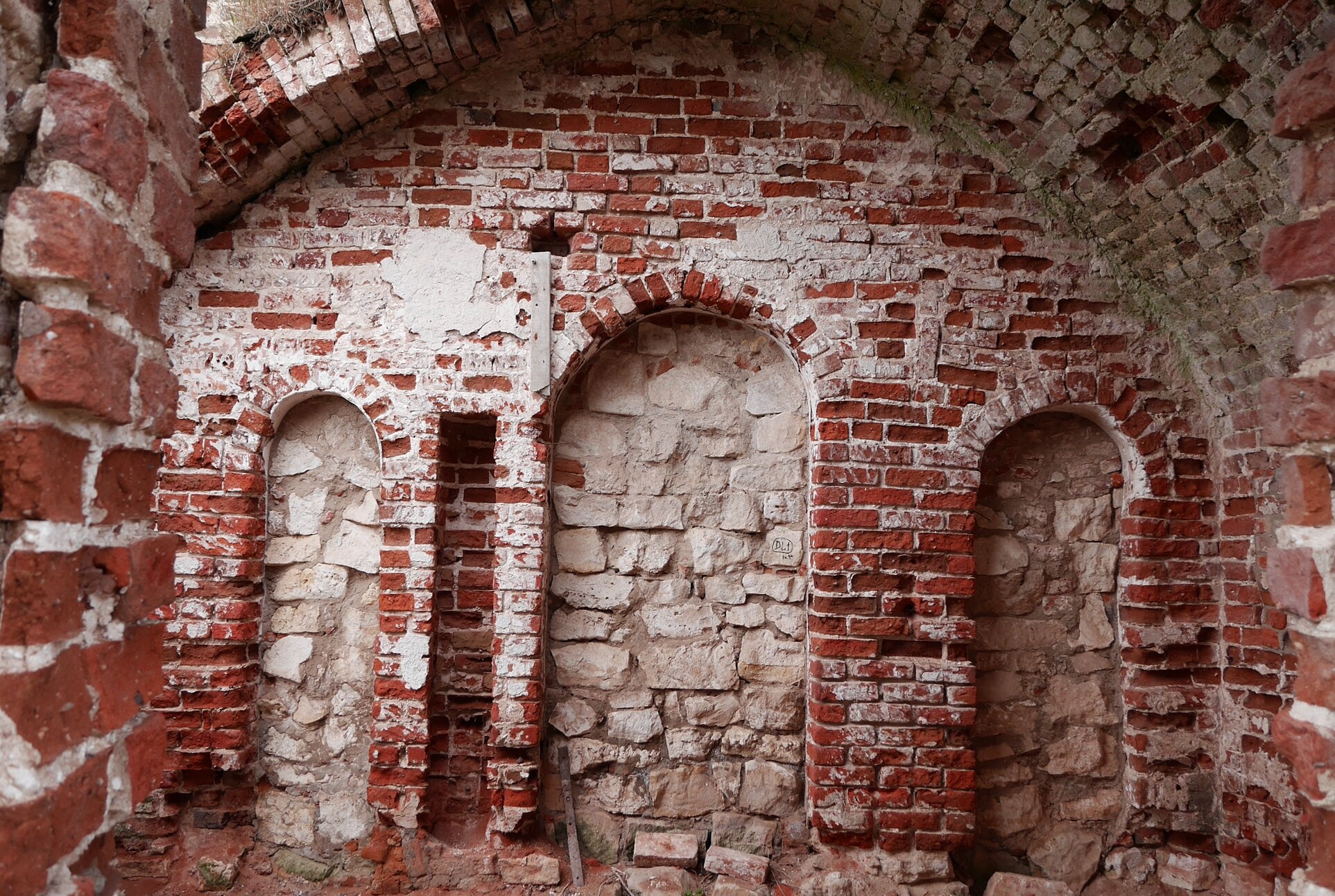 Руины храма Преподобного Сергия Радонежского в Ступино