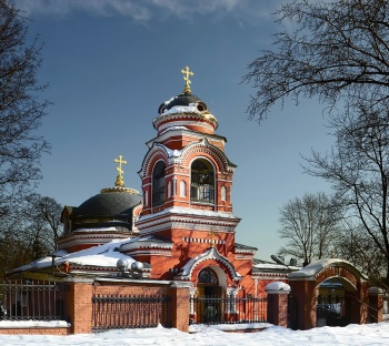 Храм иконы Божией Матери «Знамение» в Аксиньине - зимняя фотография