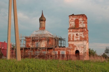 Храм Воскресения Христова в Захарьино
