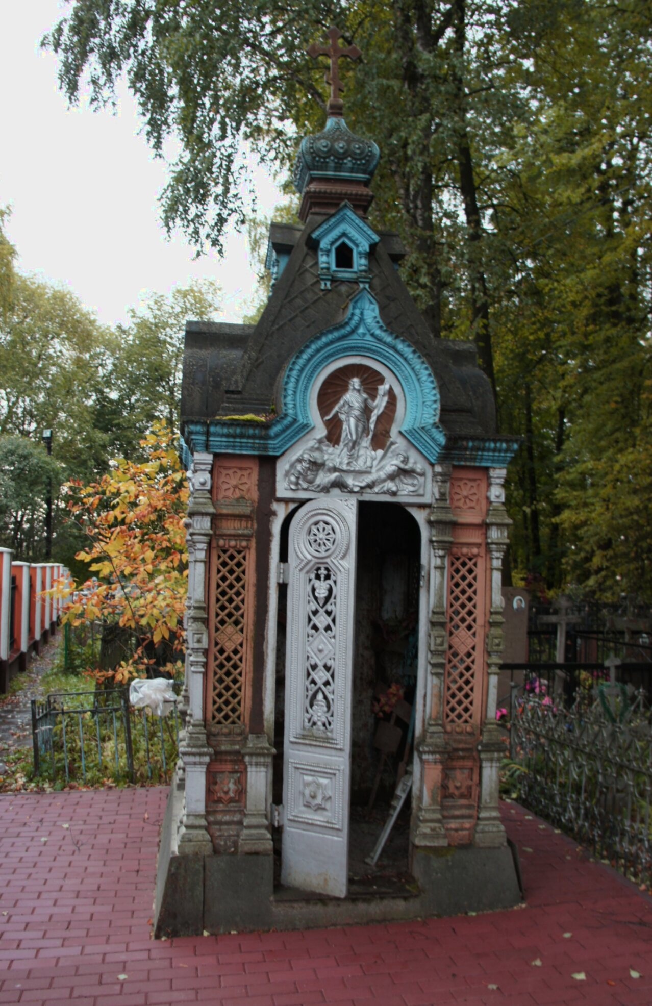 Часовня-усыпальница А.И. Глазунова в Солнечногорске