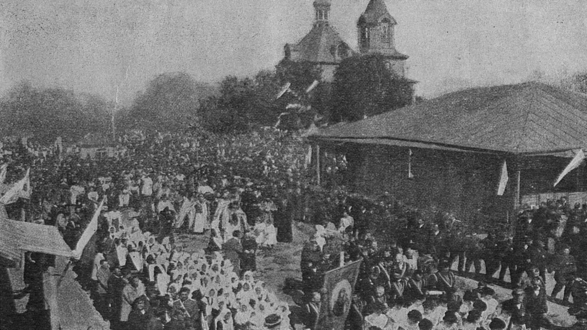 Историческая фотография торжества на Соборной площади в Речице, 1910 год