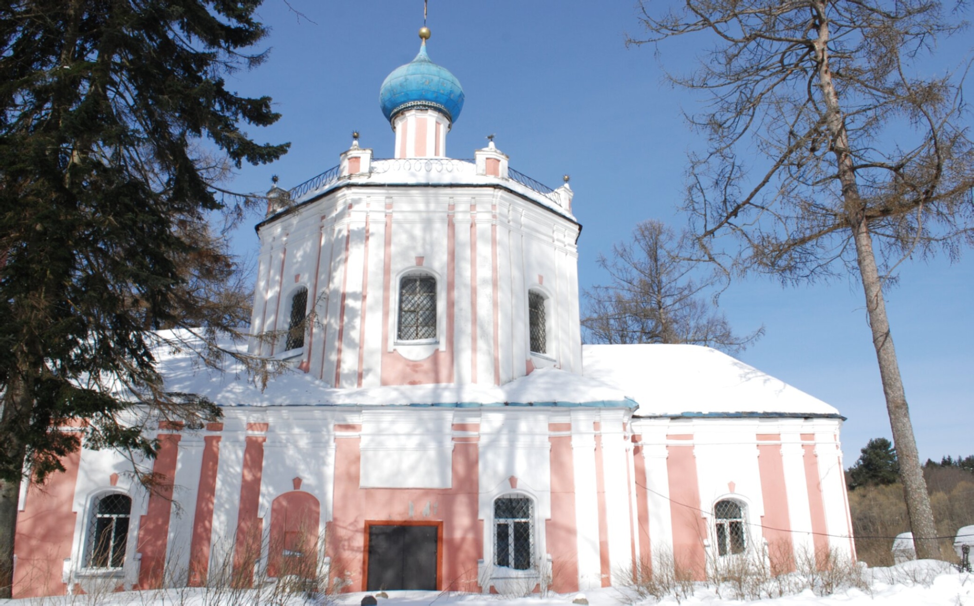 Церковь Воскресения Христова в селе Прутна
