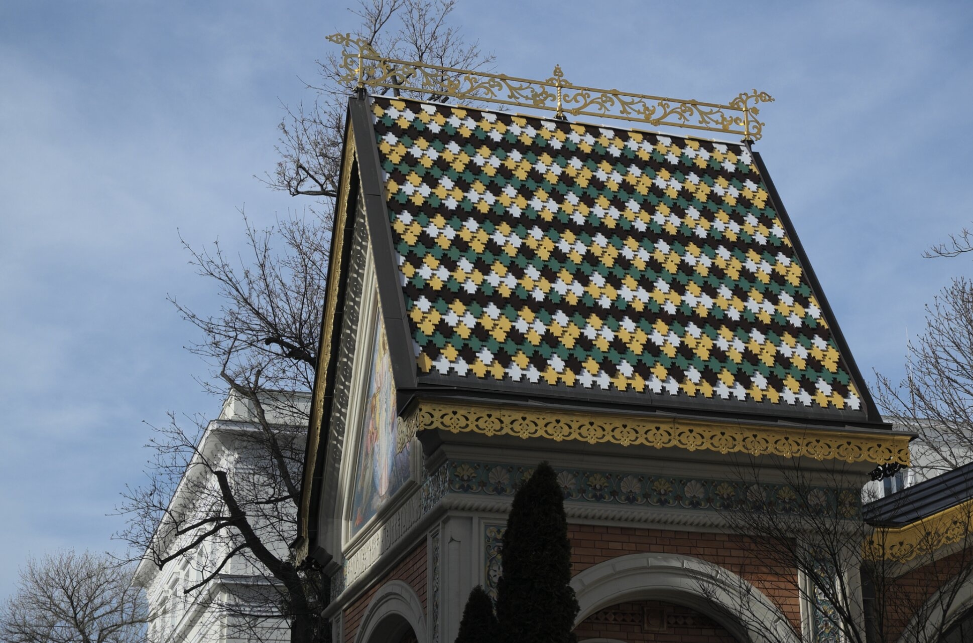 Крыша и купола Собора Святителя Николая Чудотворца в Вене