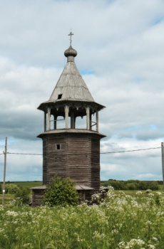 Колокольня Церкви Иоанна Златоуста в Саунино