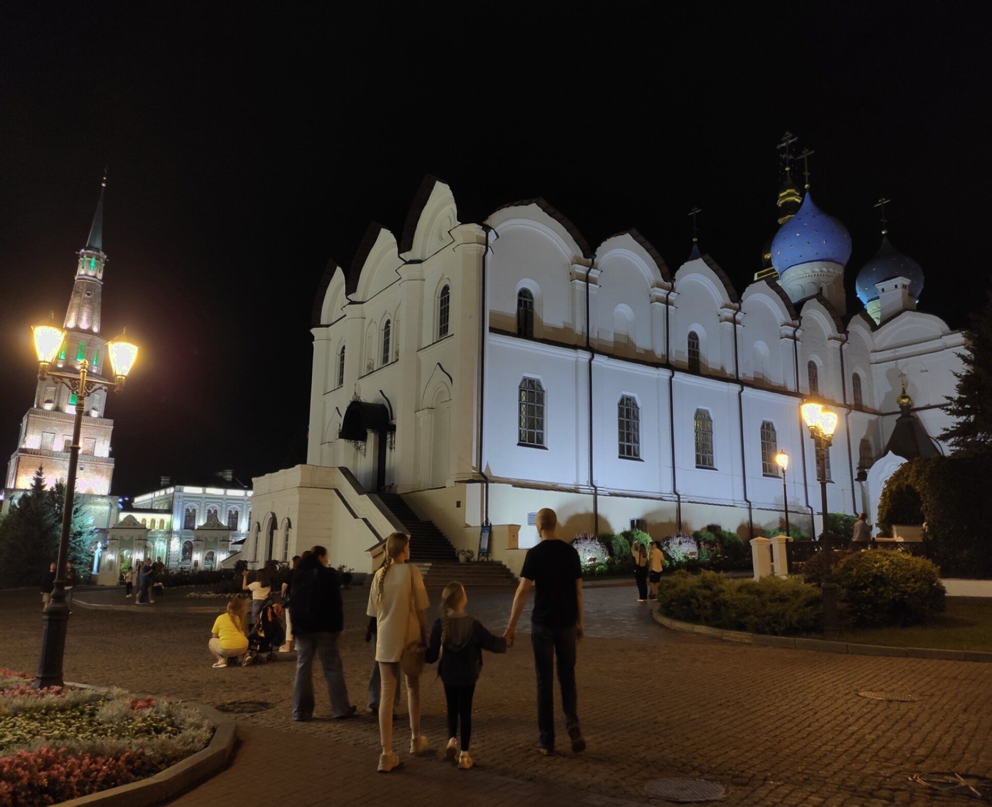 Благовещенский собор Казанского кремля в ночной подсветке