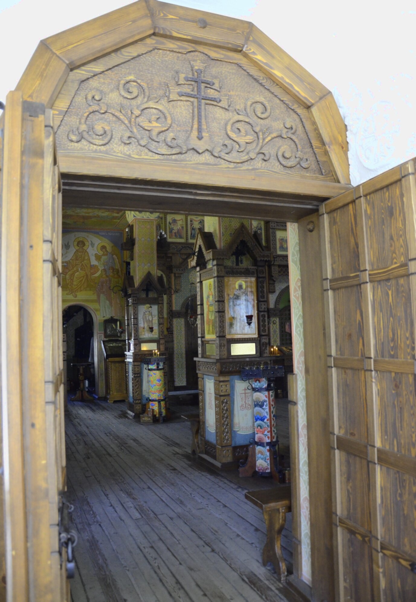 Интерьер храма Серафима Саровского в Анапе