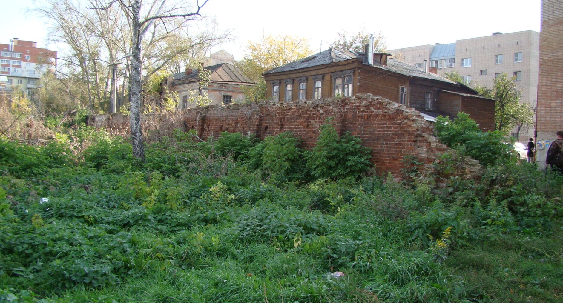 Фрагмент исторической ограды Казанского Явленского монастыря в Рязани