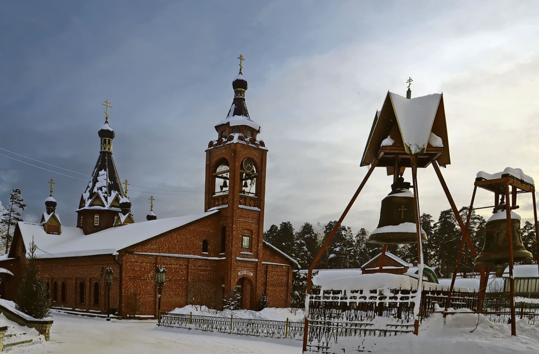 Храм Введения во храм Пресвятой Богородицы в посёлке Ильинский