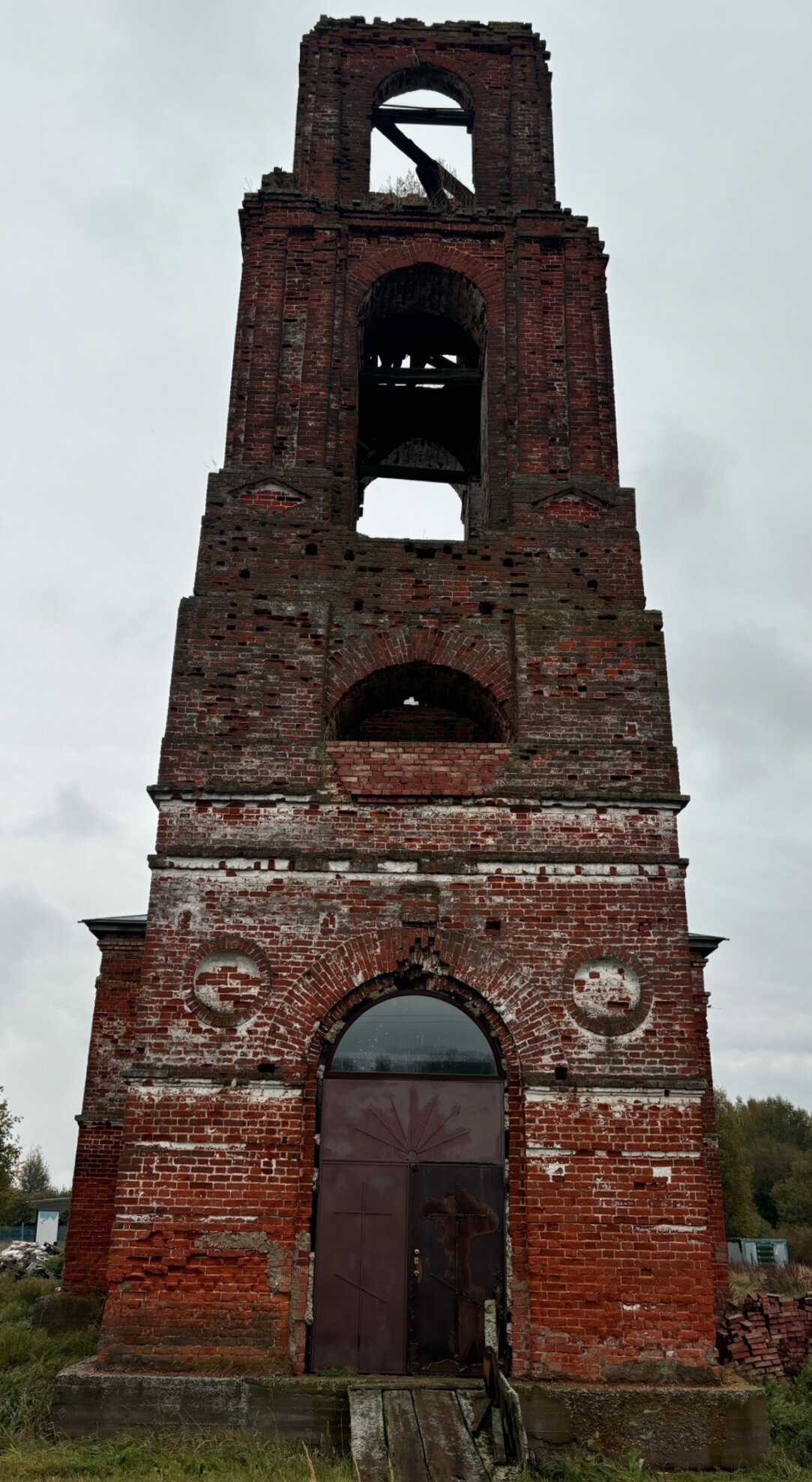 Колокольня церкви Иоакима и Анны в деревне Аким-Анна