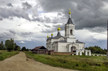 Храм Михаила Архангела в селе Уртма