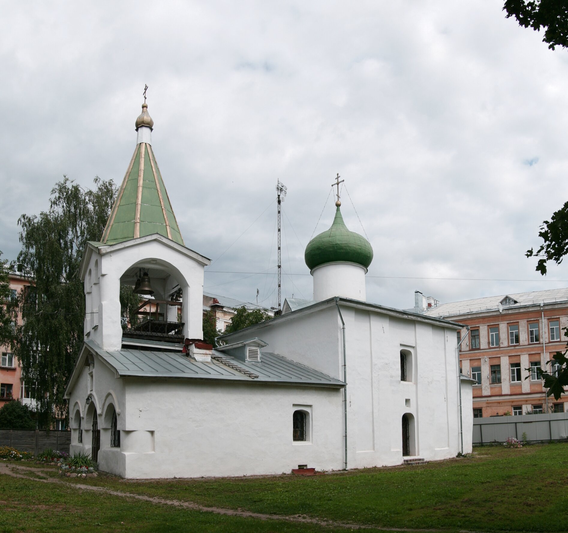 Церковь Преполовения Пятидесятницы в Пскове