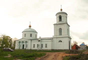 Храм в честь мучеников Гурия, Самона и Авива в селе Трехсвятское