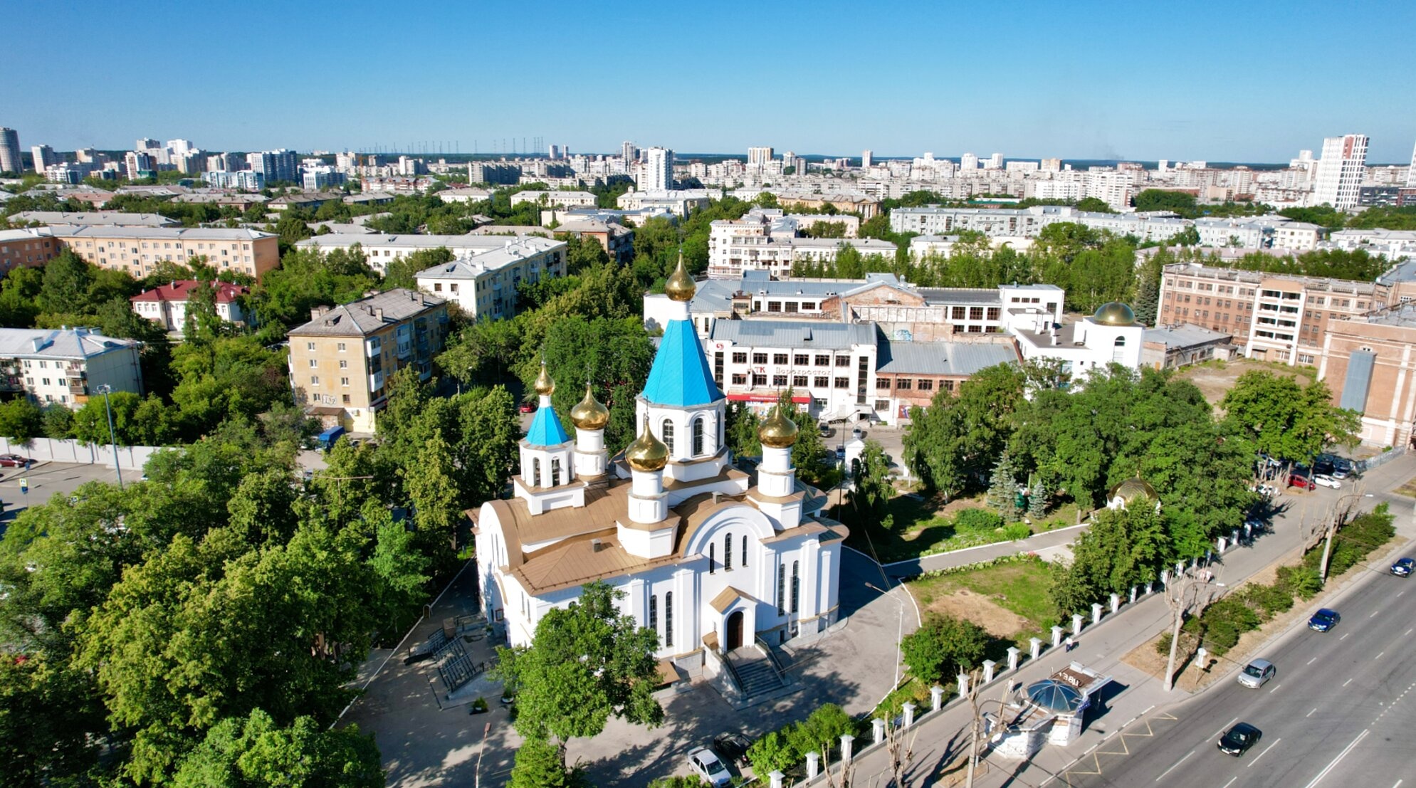 Храм Рождества Христова в Екатеринбурге с высоты птичьего полета
