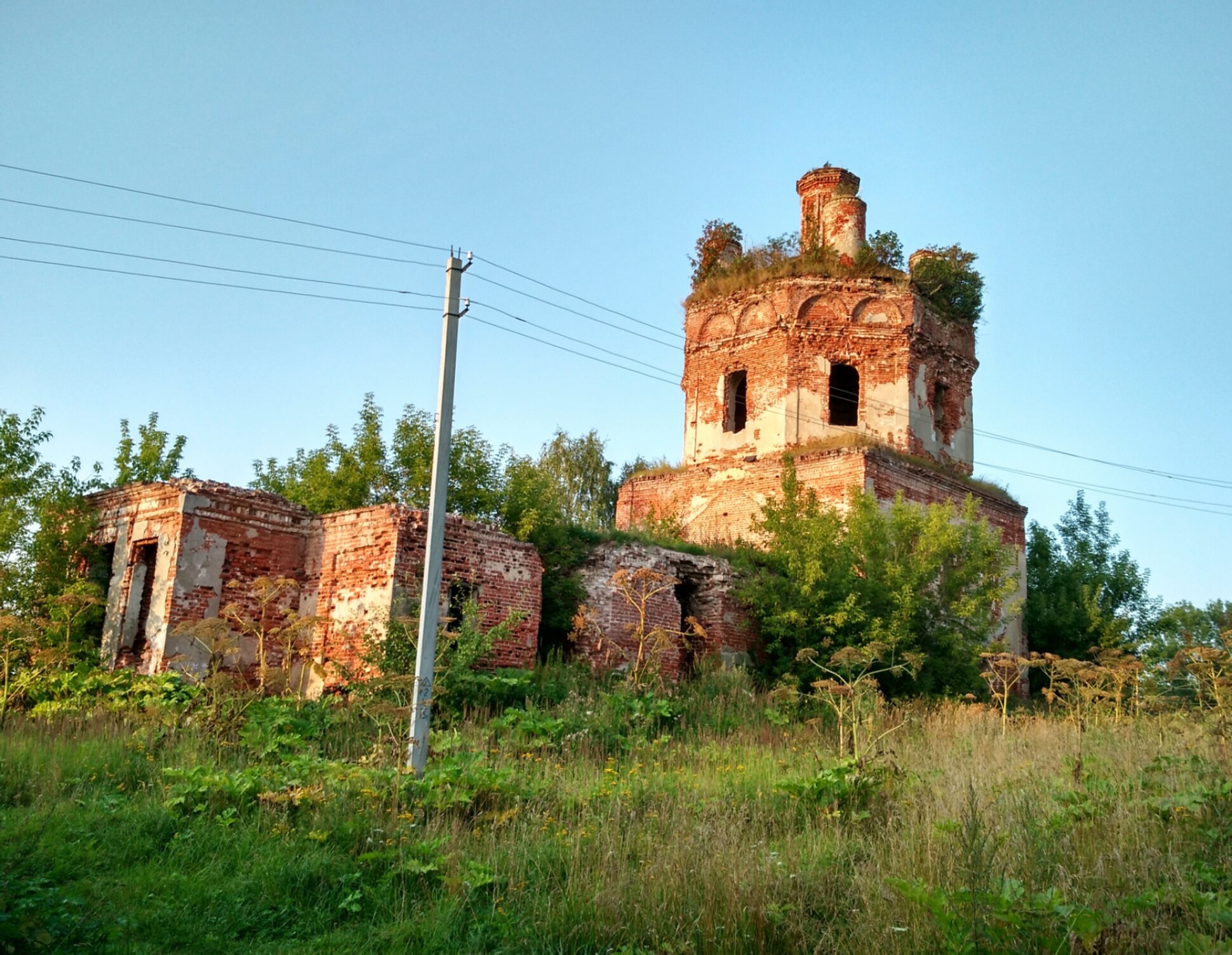 Воскресенская церковь в селе Писцово