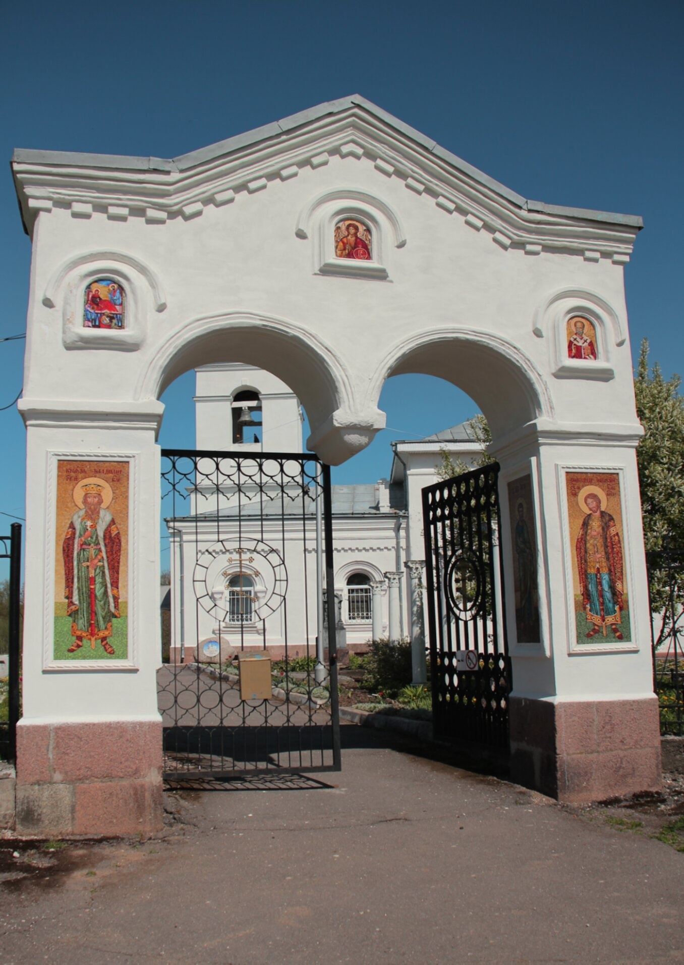 Храм Михаила Архангела в деревне Сижно