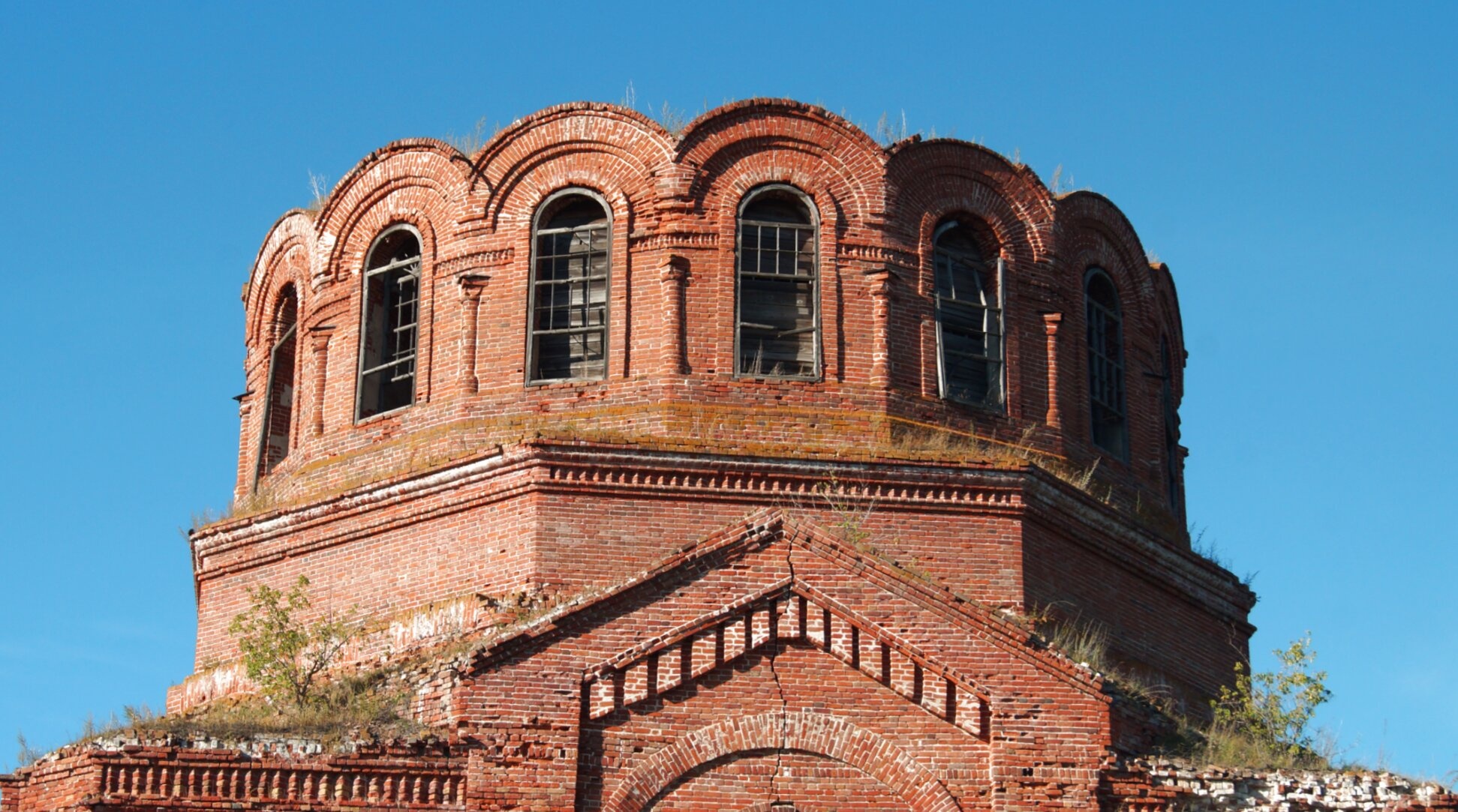 Храм Покрова Пресвятой Богородицы в селе Красная Река: история в руинах