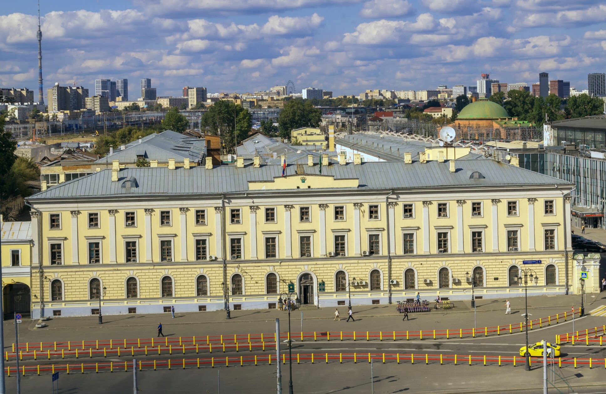 Храм Преподобного Сергия Радонежского с трапезной в Москве