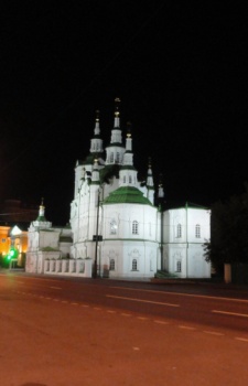Спасская церковь в Тюмени - ночная фотография храма